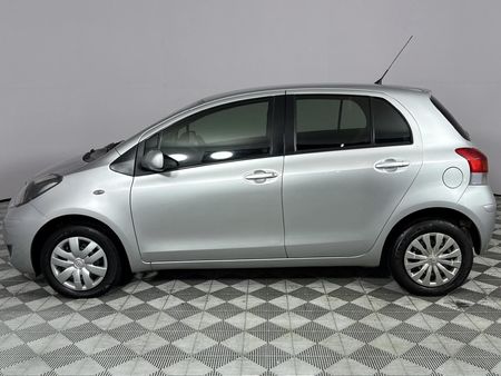 2009-Toyota-Yaris-T3-5-dr_19