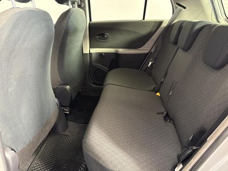 2009-Toyota-Yaris-T3-5-dr_3
