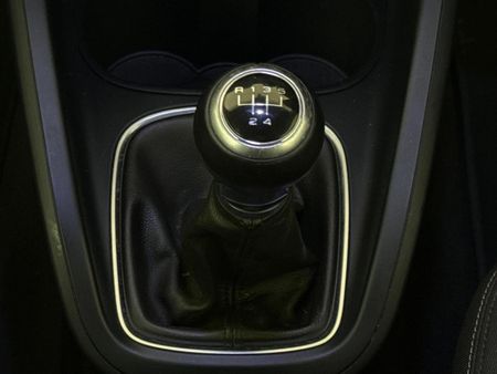 2011-Audi-A1-16-TDI-Ambition_9
