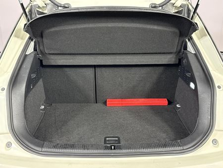 2011-Audi-A1-16-TDI-Ambition_13