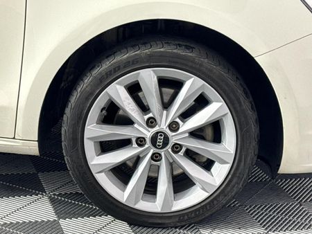 2011-Audi-A1-16-TDI-Ambition_4