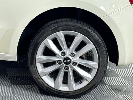 2011-Audi-A1-16-TDI-Ambition_5