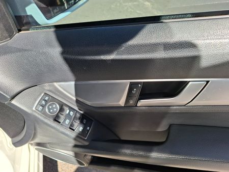 2013-Mercedes-Benz-C-Class-C-180-BE-Classic-Auto_10