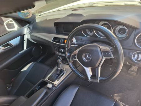2013-Mercedes-Benz-C-Class-C-180-BE-Classic-Auto_11