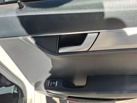 2013-Mercedes-Benz-C-Class-C-180-BE-Classic-Auto_13