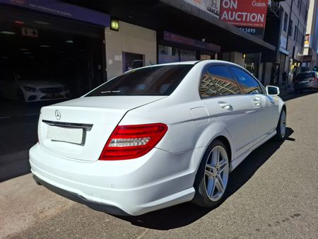 2013-Mercedes-Benz-C-Class-C-180-BE-Classic-Auto_5