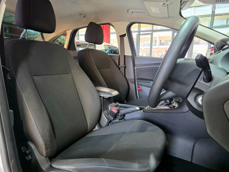 2018-Ford-Focus-10-EcoBoost-Trend-Auto_10