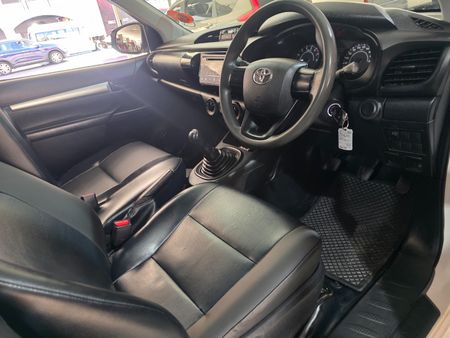 2022-Toyota-Hilux-20-VVTi-S-Single-Cab_11