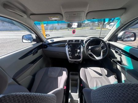 2016-Mahindra-KUV-100-12-K6_9