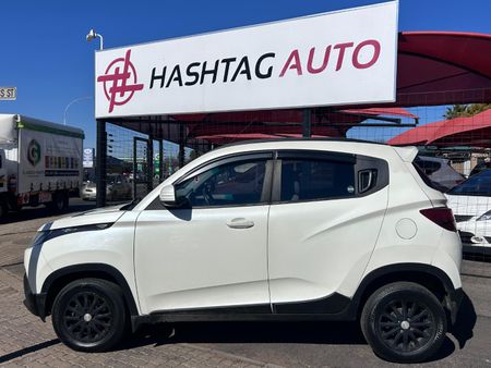 2016-Mahindra-KUV-100-12-K6_4
