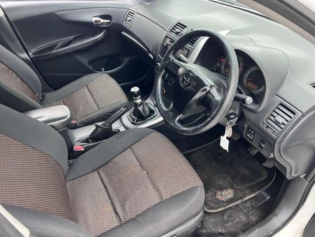 2016-Toyota-Corolla-Quest-16_11