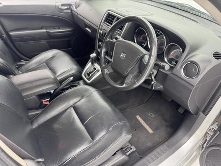 2011-Dodge-Caliber-20-SXT-Auto_14