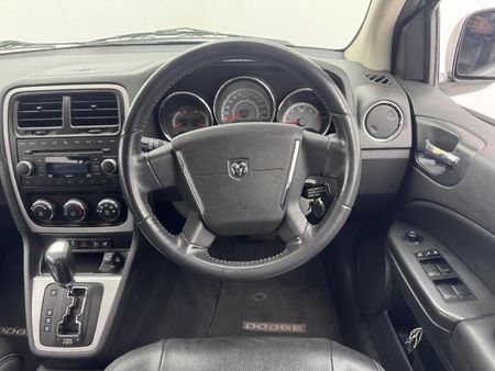 2011-Dodge-Caliber-20-SXT-Auto_8