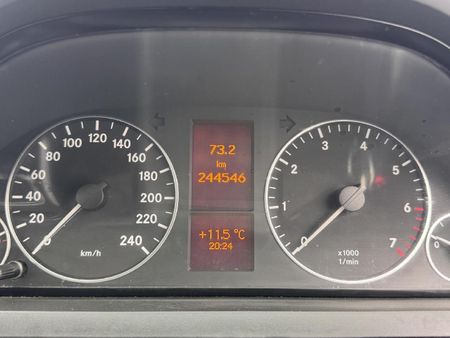 2009-Mercedes-Benz-A-Class-A-180-Elegance-Auto_9
