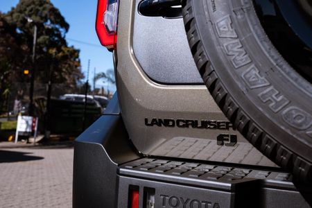 2026-Toyota-Land-Cruiser-FJ-27-GX-Auto_16
