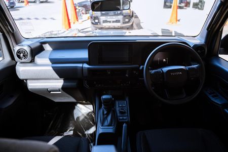2026-Toyota-Land-Cruiser-FJ-27-GX-Auto_18