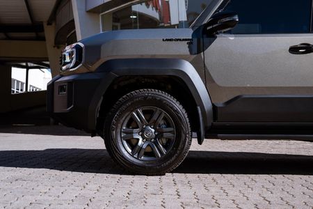 2026-Toyota-Land-Cruiser-FJ-27-GX-Auto_8
