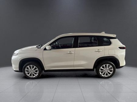 2025-Toyota-Urban-Cruiser-15-XS_3