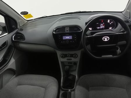 2025-TATA-Tiago-12-XM_10