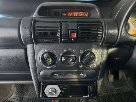 1999-Opel-Corsa-Utility-160i-S_9