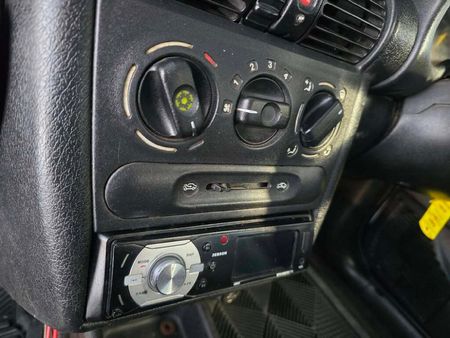 1999-Opel-Corsa-Utility-160i-S_8
