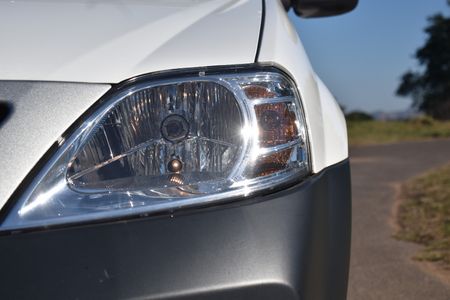 2023-Nissan-NP200-16_2
