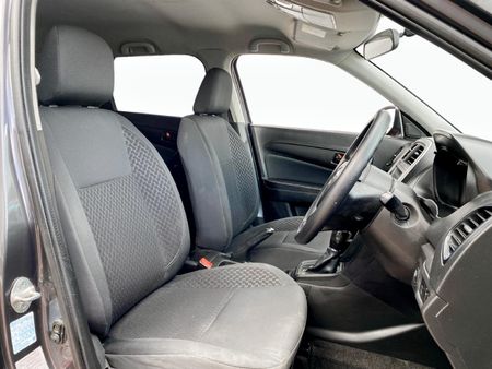 2021-Toyota-Urban-Cruiser-15-Xs-Auto_16