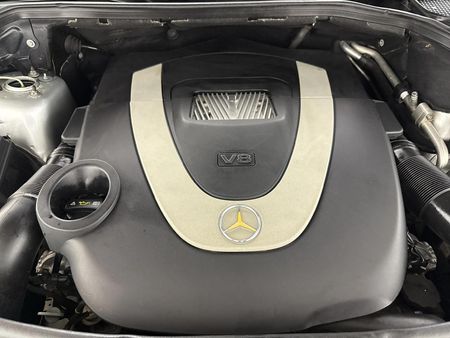 2011-Mercedes-Benz-ML-500-Auto_12