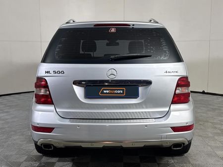 2011-Mercedes-Benz-ML-500-Auto_17