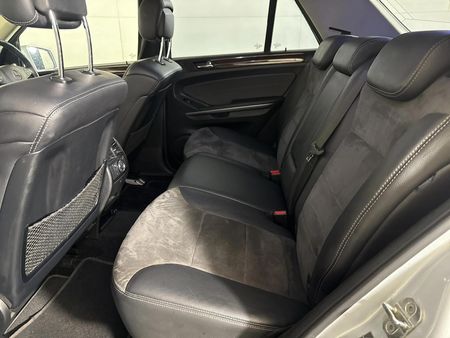 2011-Mercedes-Benz-ML-500-Auto_3