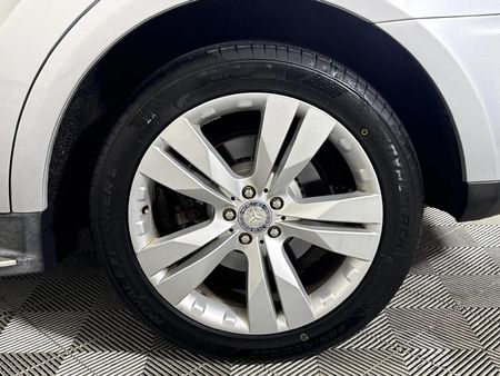 2011-Mercedes-Benz-ML-500-Auto_6