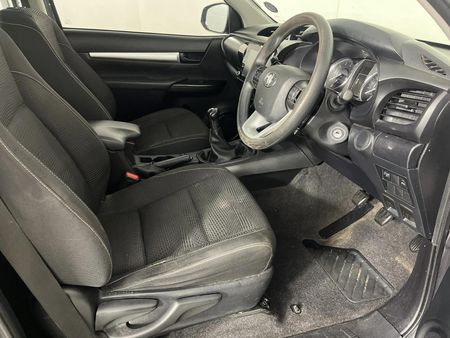 2023-Toyota-Hilux-24-GD-6-Raised-Body-Raider-Extended-Cab_4
