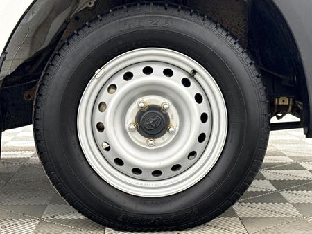 2025-Toyota-Hilux-24-GD-Single-Cab_3
