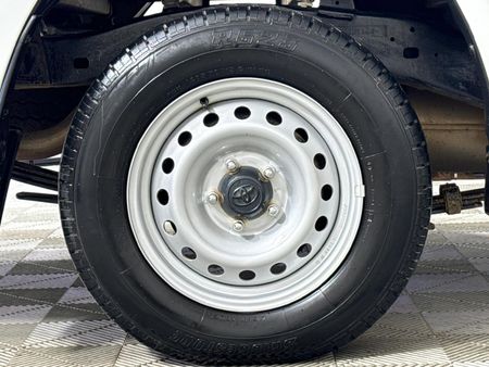 2025-Toyota-Hilux-24-GD-Single-Cab_5