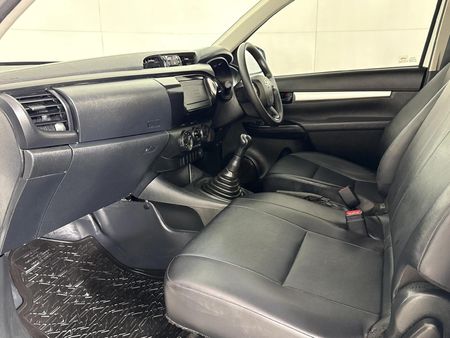 2025-Toyota-Hilux-24-GD-Single-Cab_6