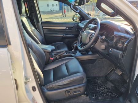2021-Toyota-Hilux-28-GD-6-Raised-Body-Legend-4x4-Auto-Double-Cab_5