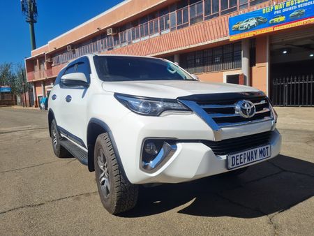 2020-Toyota-Fortuner-24_1