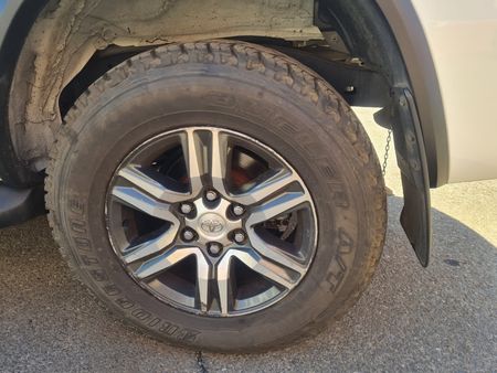 2020-Toyota-Fortuner-24_19