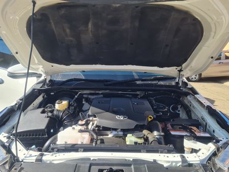 2020-Toyota-Fortuner-24_21