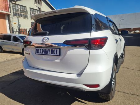 2020-Toyota-Fortuner-24_5