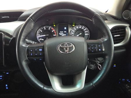 2022-Toyota-Hilux-28-GD-6-Raised-Body-Raider-Auto-Double-Cab_5