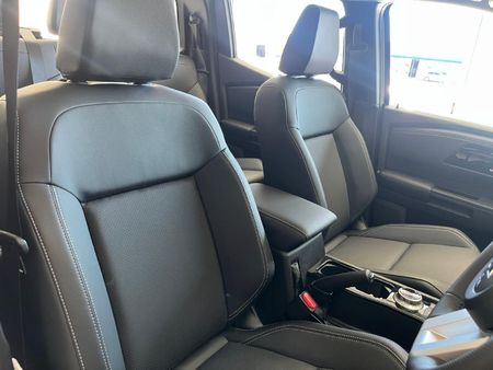 2026-Mitsubishi-Triton-24-Di-DC-GLS-4x4-Double-Cab-Auto_10