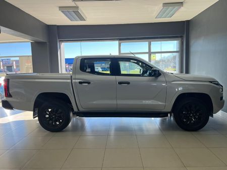 2026-Mitsubishi-Triton-24-Di-DC-GLS-4x4-Double-Cab-Auto_4
