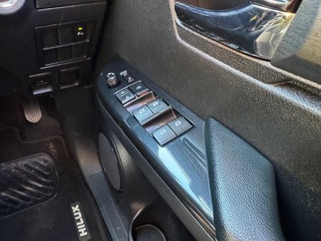 2022-Toyota-Hilux-28-GD-6-Raised-Body-Legend-RS-4x4-Auto-Double-Cab_21