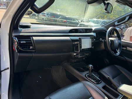 2022-Toyota-Hilux-28-GD-6-Raised-Body-Legend-RS-4x4-Auto-Double-Cab_7