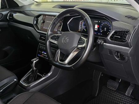 2023-Volkswagen-T-Cross-15-TSI-R-Line-Auto_17