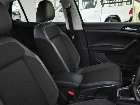 2023-Volkswagen-T-Cross-15-TSI-R-Line-Auto_5