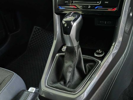 2023-Volkswagen-T-Cross-15-TSI-R-Line-Auto_7