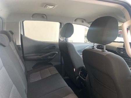 2026-Peugeot-Landtrek-19D-Professional-Double-Cab_22