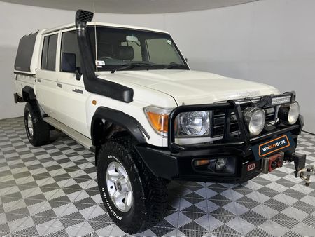 2014-Toyota-Land-Cruiser-79-40-Double-Cab_15